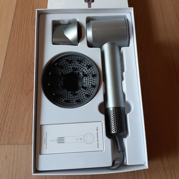 New Hair Dryer 110000 RPM High-Speed Ionic Blow Dryer 3 Temps and 2 Speeds - Picture 10 of 10